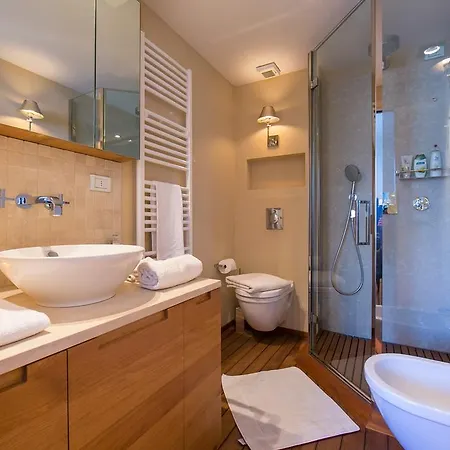 Isola Bella Giardino Apartment *